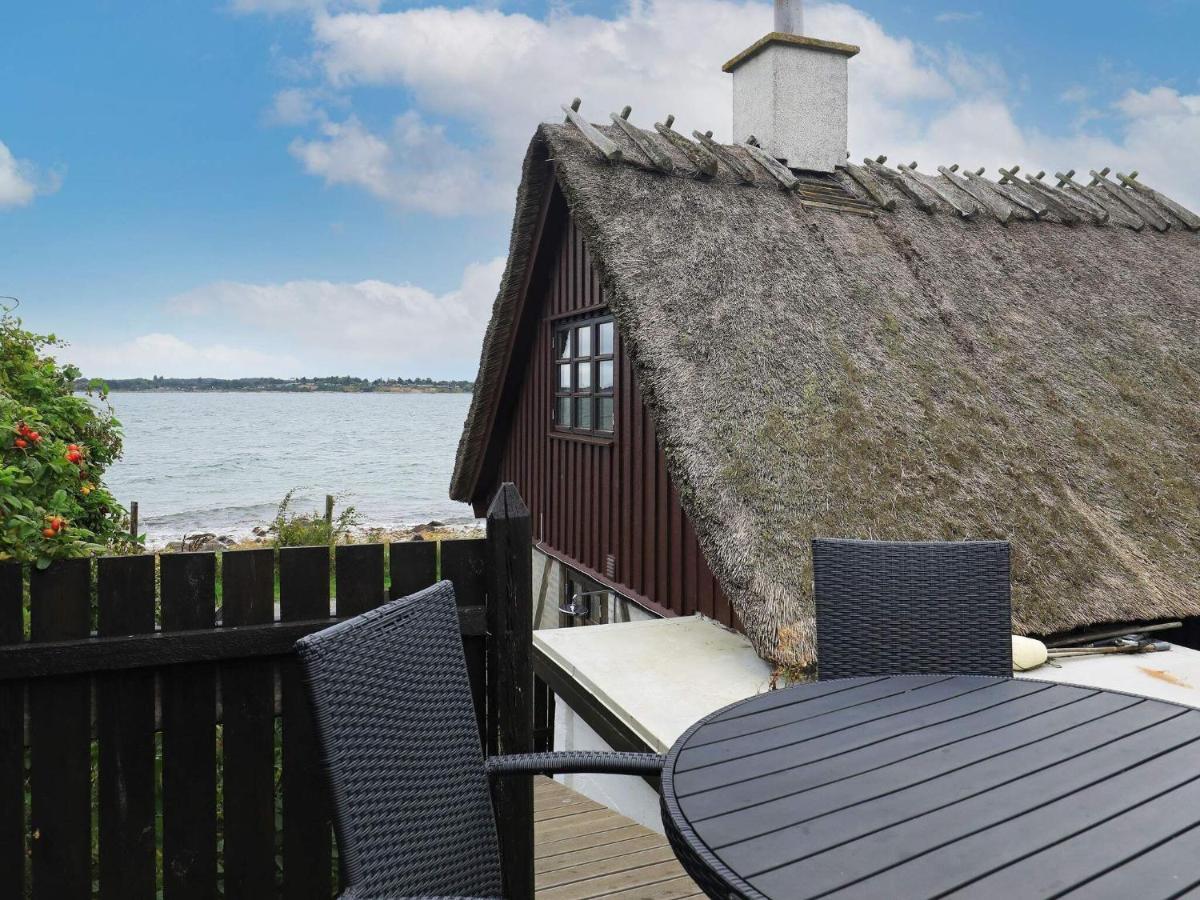 4 Person Holiday Home In Mesinge Exterior photo